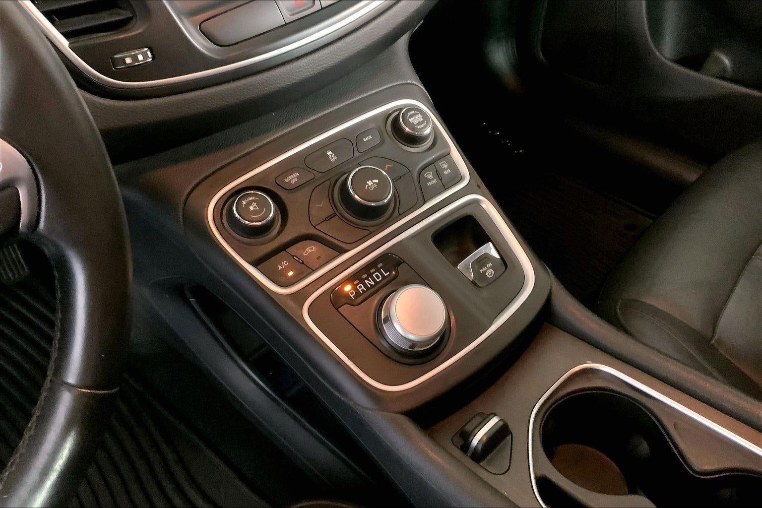 2017 Chrysler 200 Limited Platinum