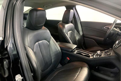 2017 Chrysler 200 Limited Platinum