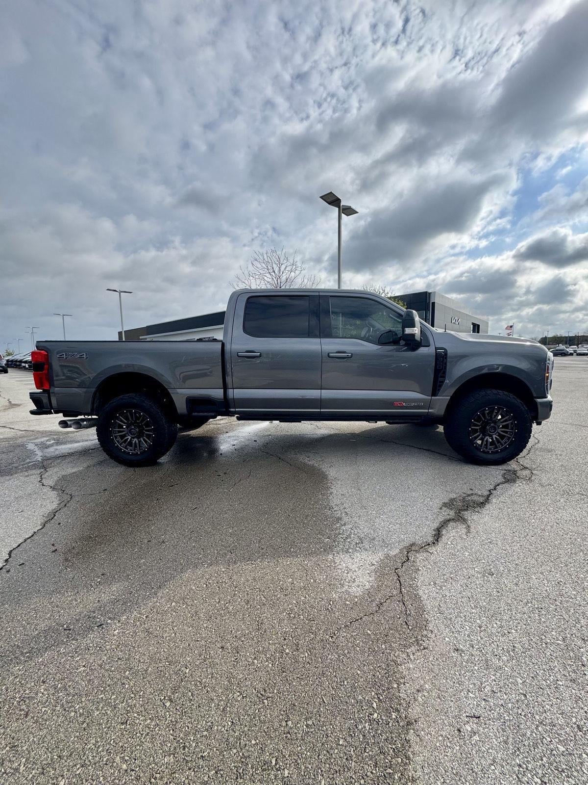 2024 Ford Super Duty F-350 SRW LARIAT