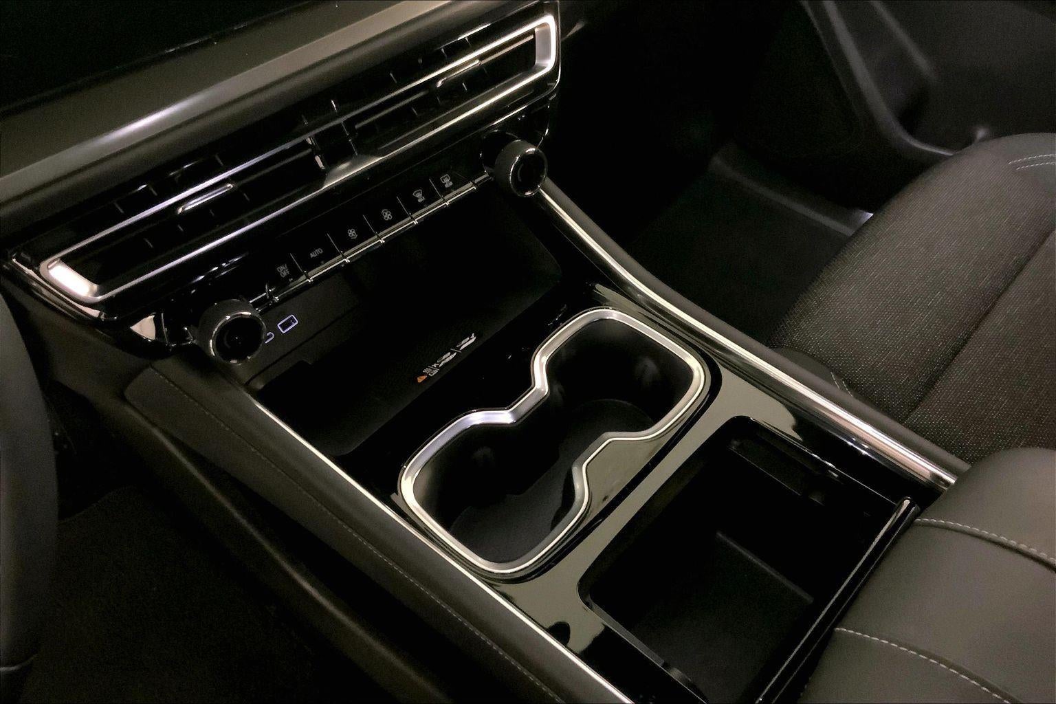 2024 Chevrolet Traverse FWD LT