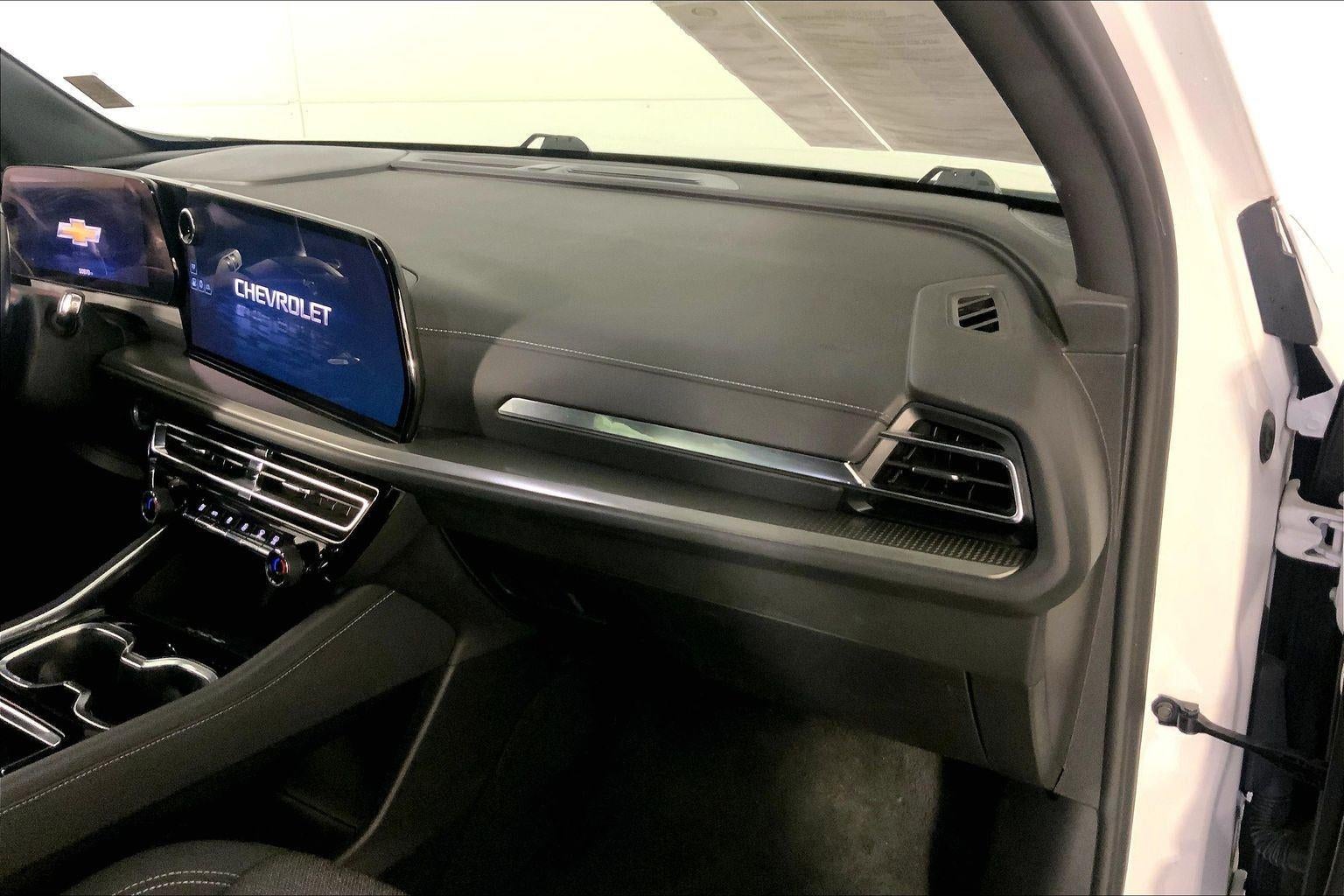 2024 Chevrolet Traverse AWD LT