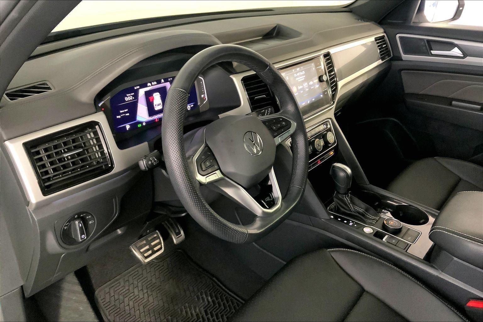 2023 Volkswagen Atlas Cross Sport 3.6L V6 SEL R-Line Black