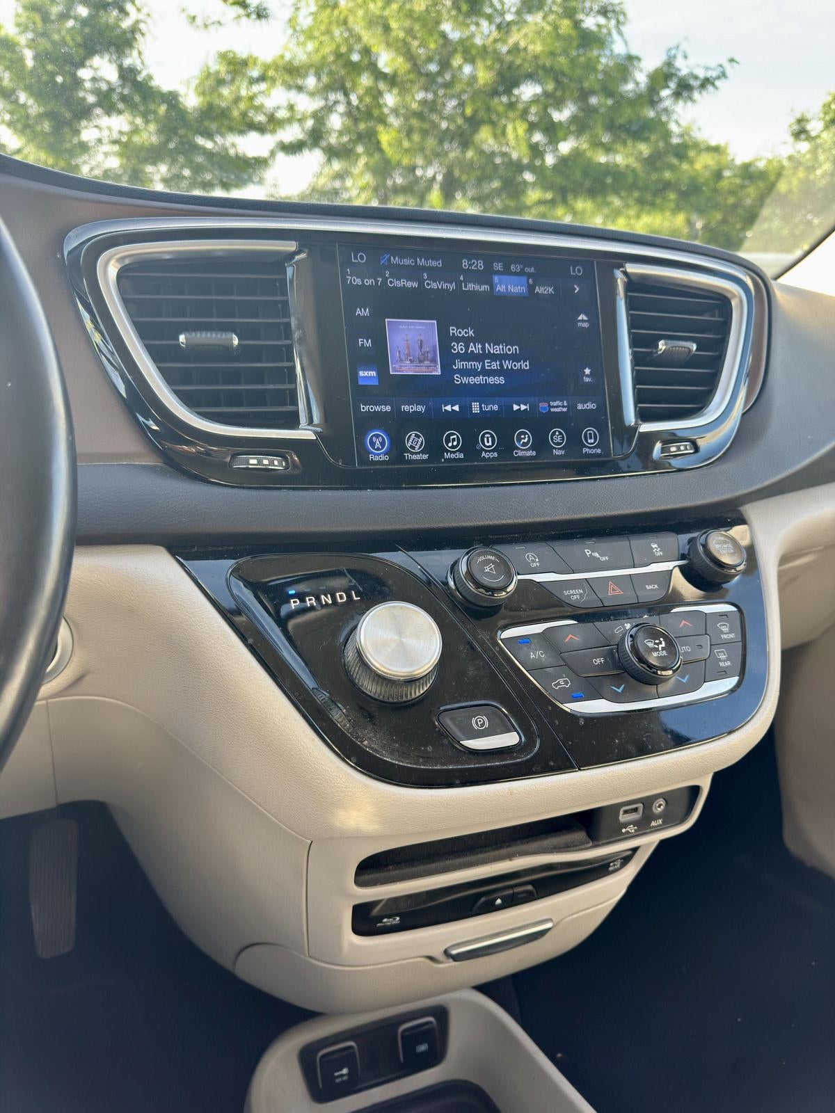 2017 Chrysler Pacifica Touring-L Plus