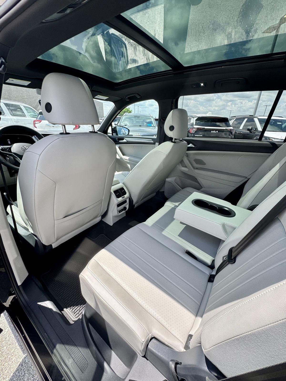 2024 Volkswagen Tiguan SE R-Line Black
