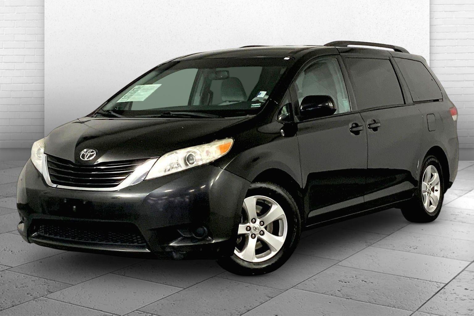 2014 Toyota Sienna LE AAS
