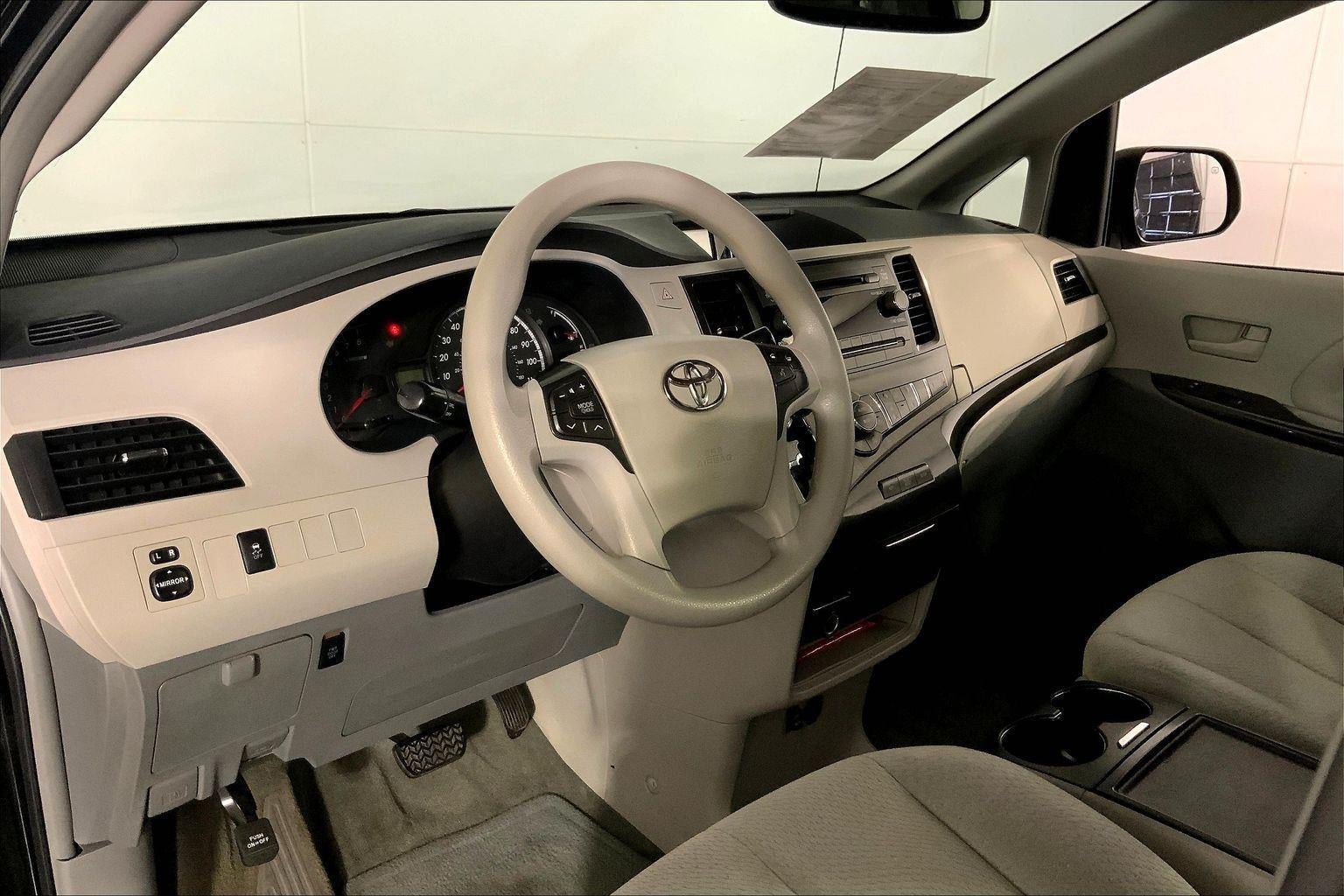 2014 Toyota Sienna LE AAS