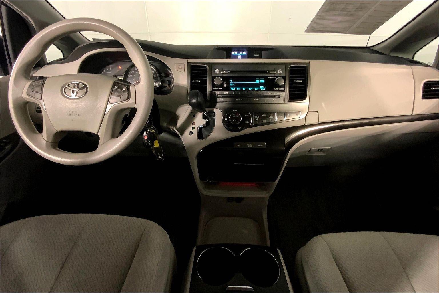 2014 Toyota Sienna LE AAS