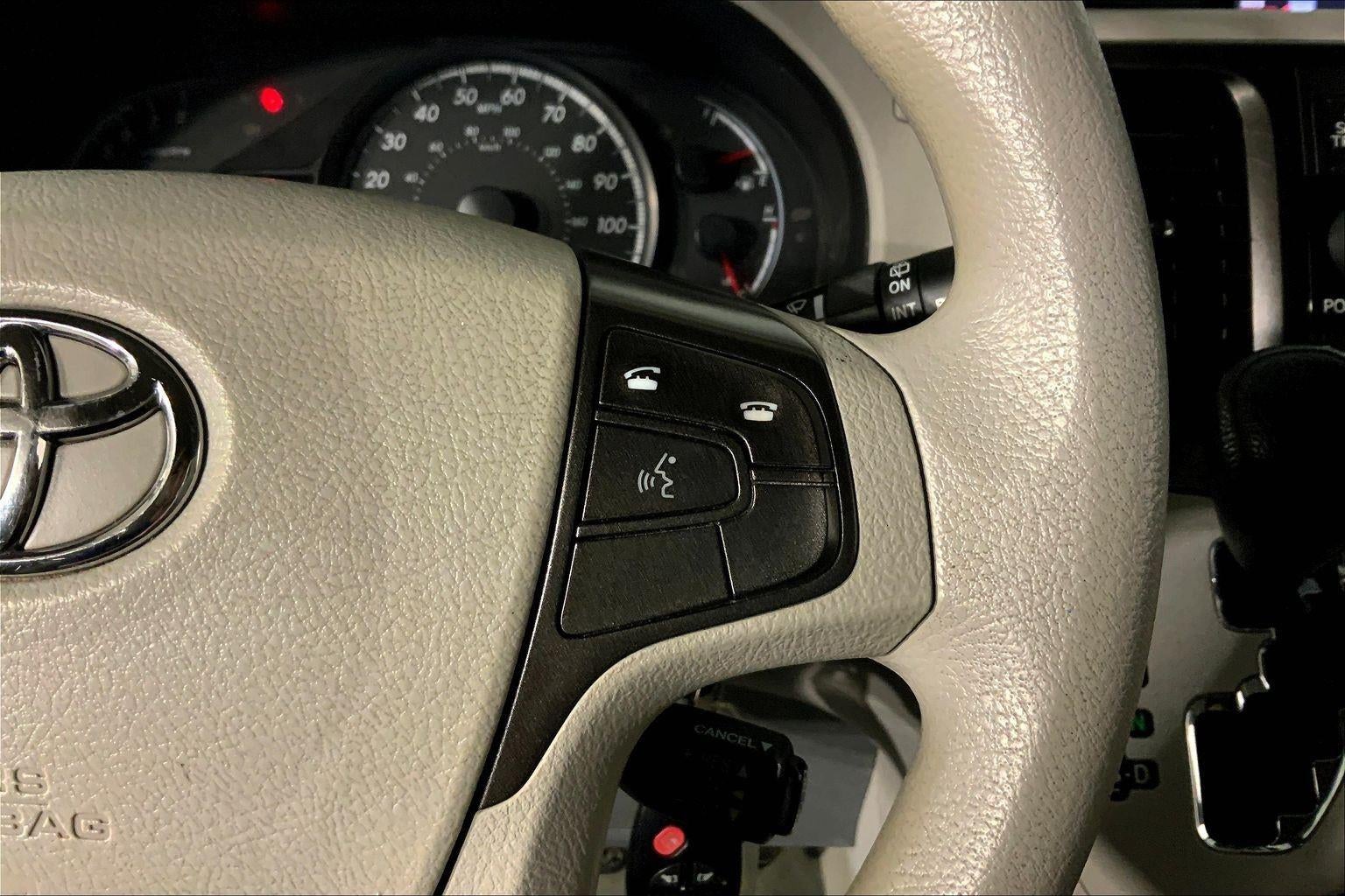 2014 Toyota Sienna LE AAS