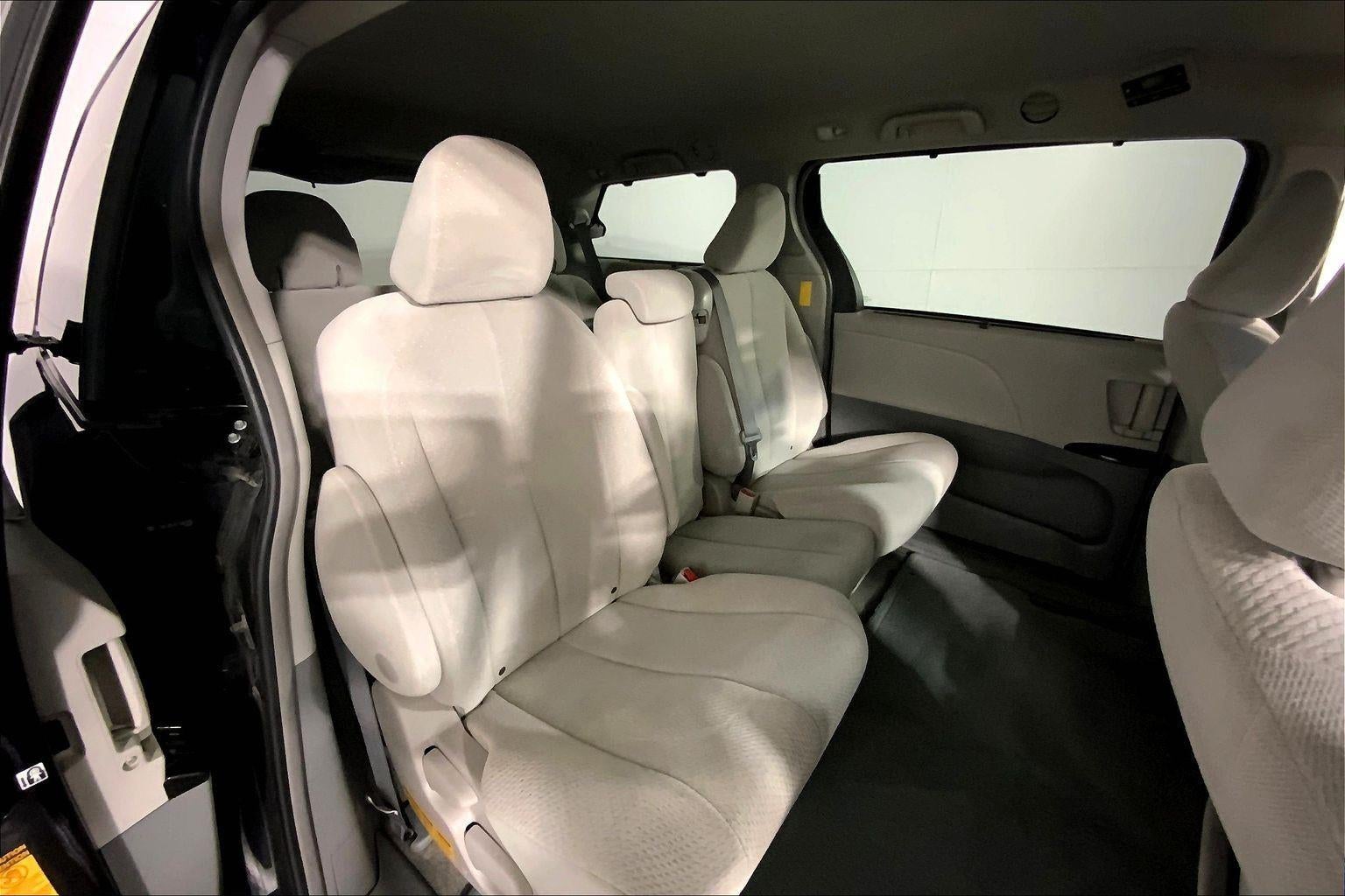 2014 Toyota Sienna LE AAS