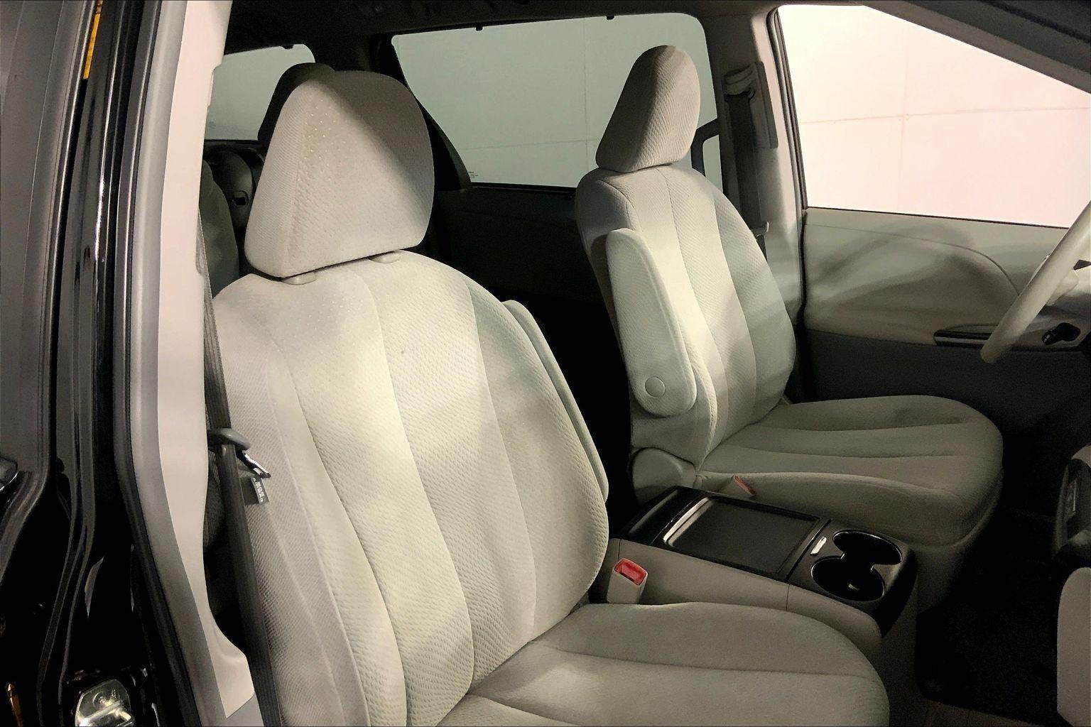 2014 Toyota Sienna LE AAS