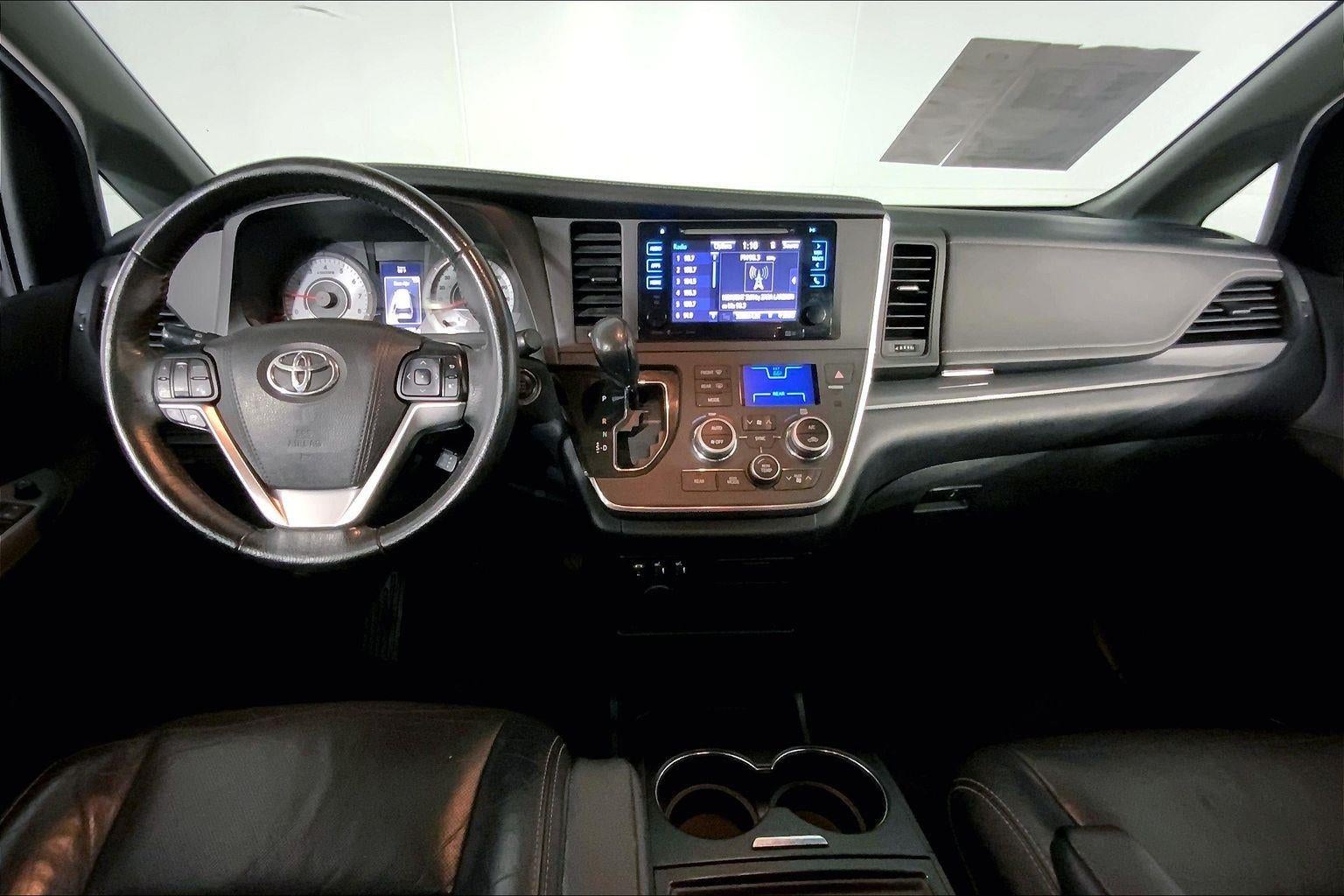 2017 Toyota Sienna SE