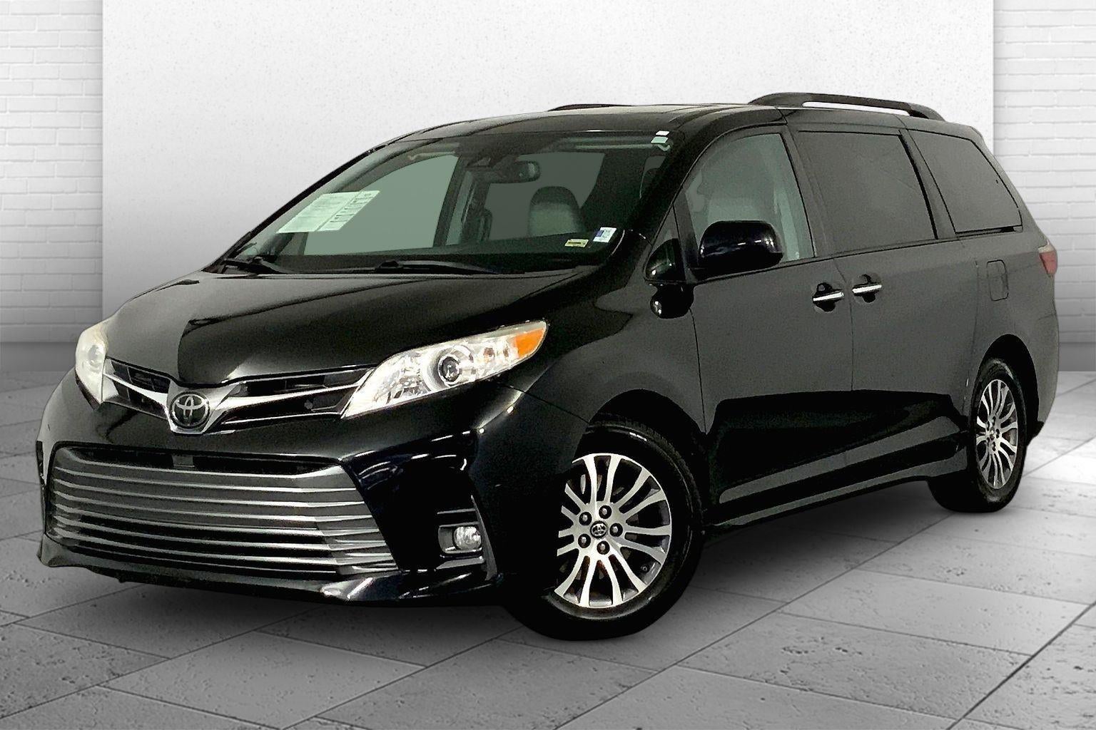 2020 Toyota Sienna XLE