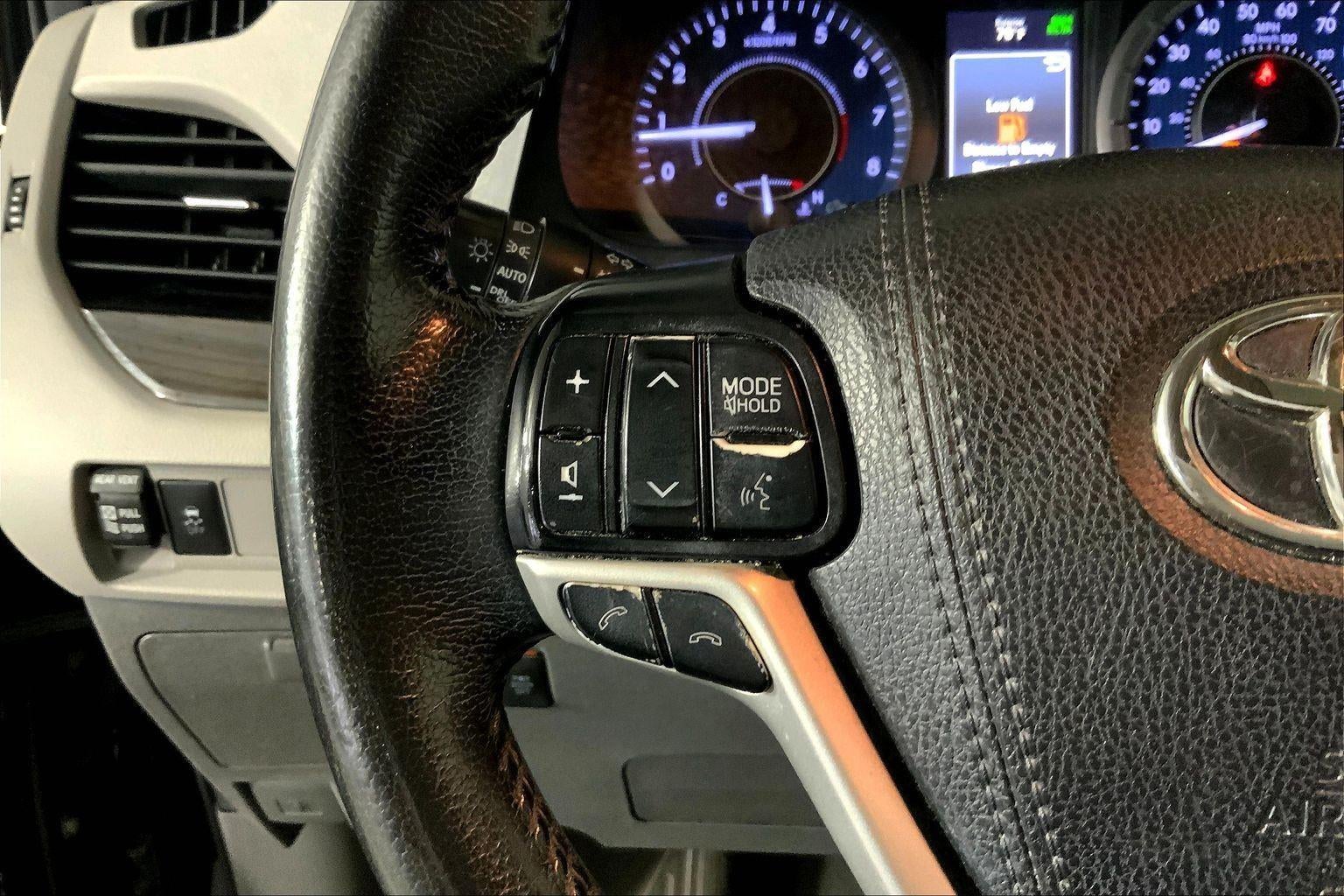 2020 Toyota Sienna XLE