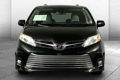 2020 Toyota Sienna XLE