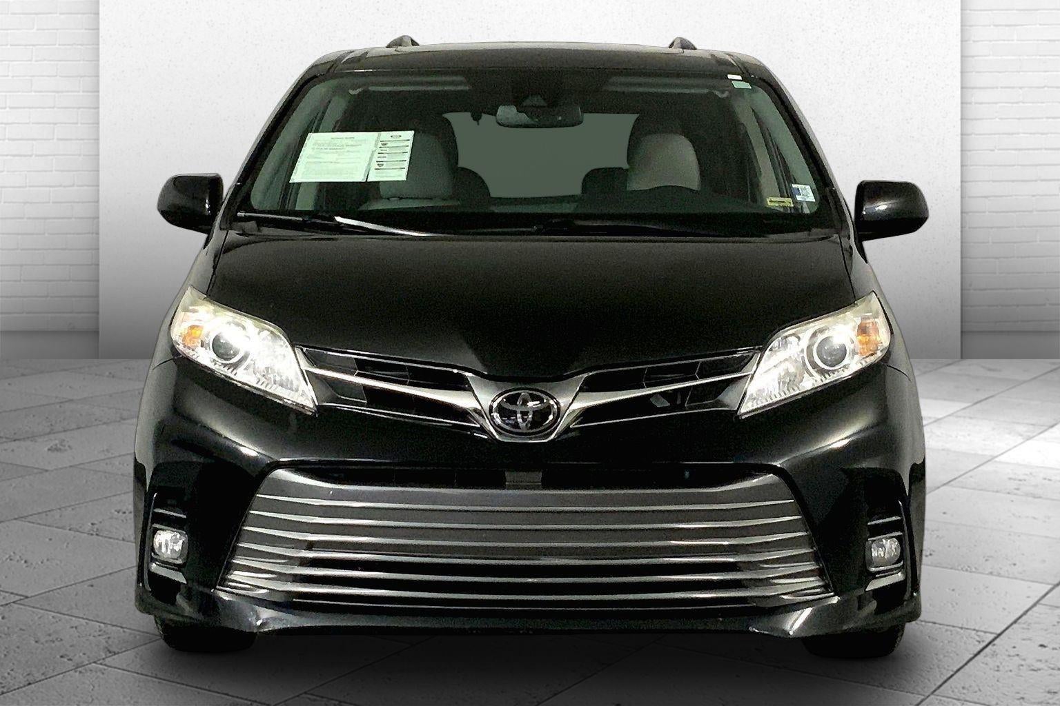 2020 Toyota Sienna XLE