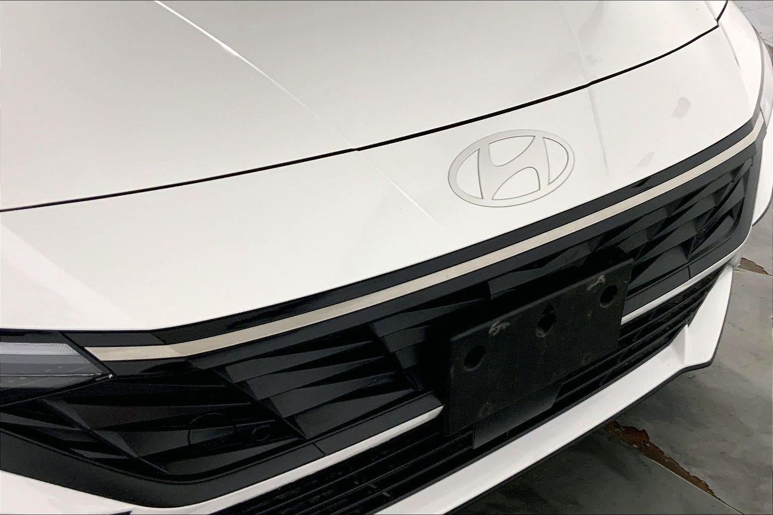 2025 Hyundai Elantra Hybrid Limited