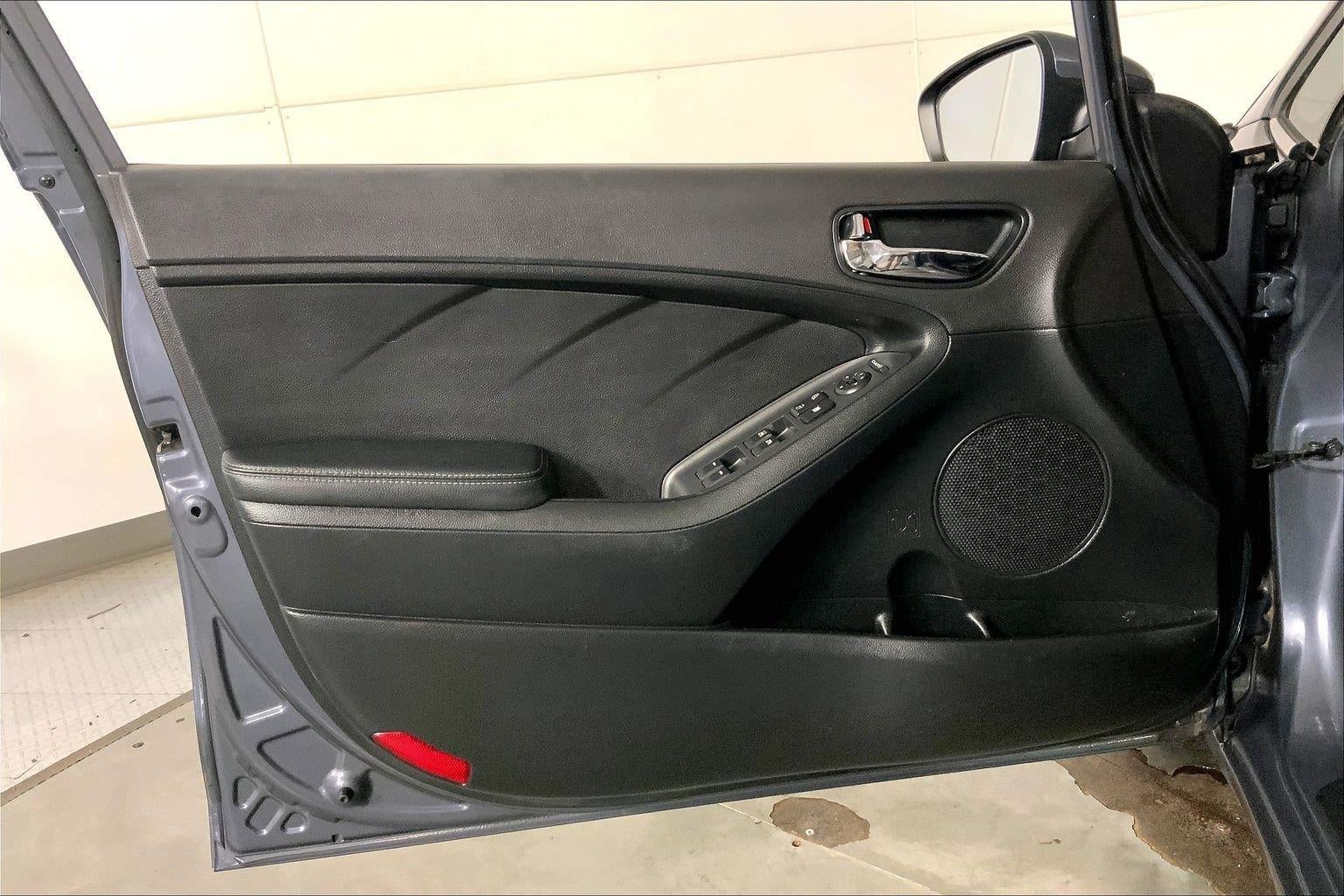 2016 Kia Forte 5-Door EX