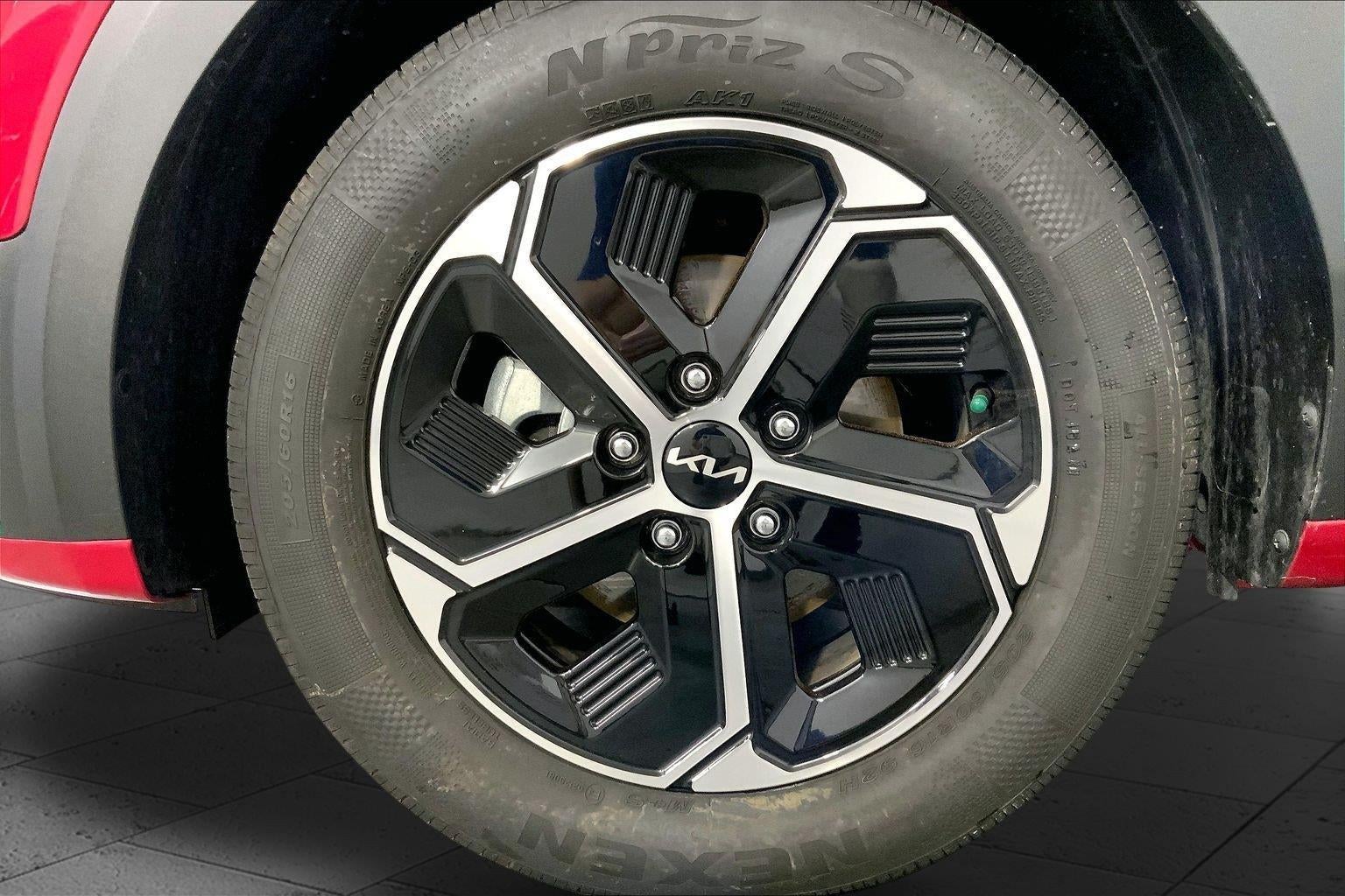 2024 Kia Niro EX