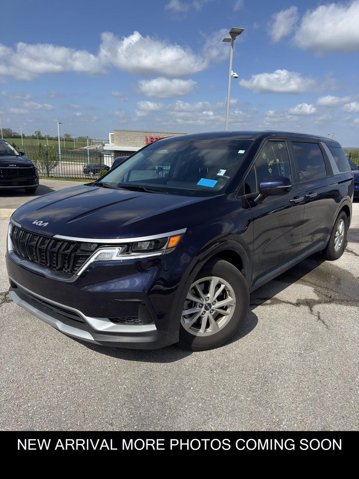 2024 Kia Carnival LX