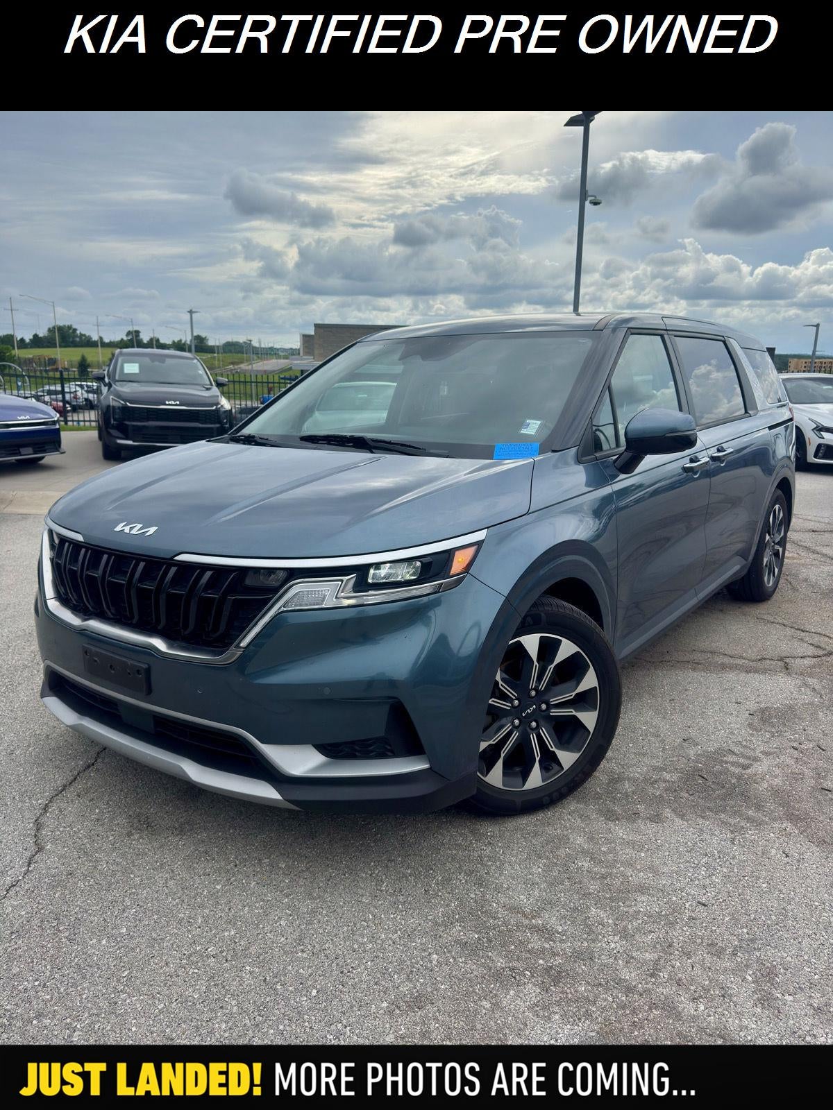 2024 Kia Carnival EX