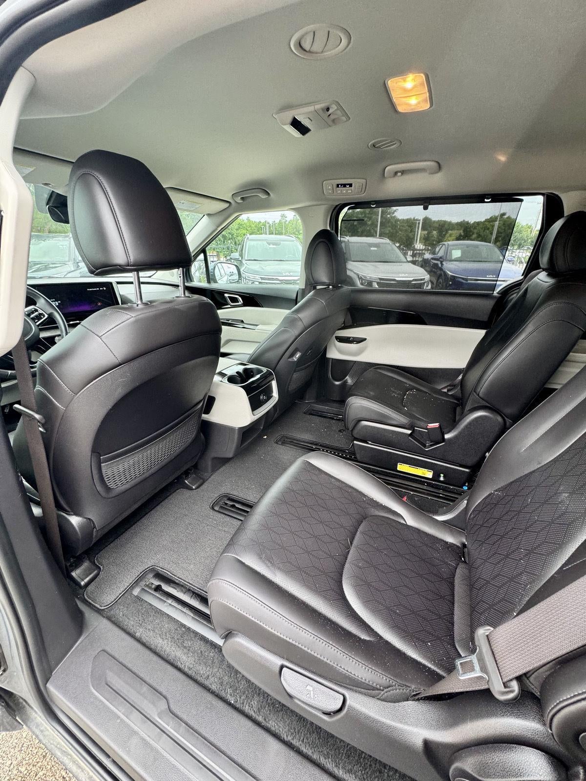 2024 Kia Carnival EX