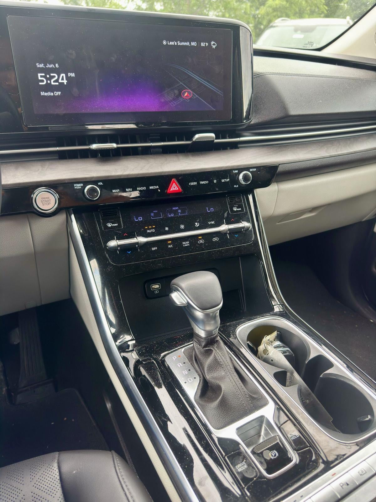 2024 Kia Carnival EX
