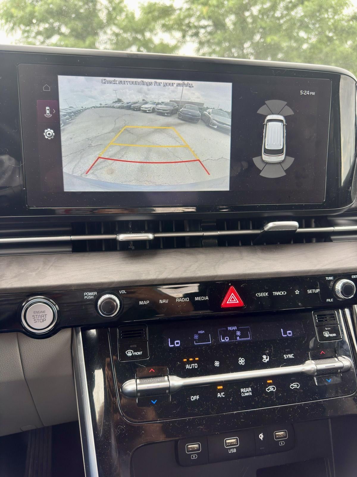 2024 Kia Carnival EX