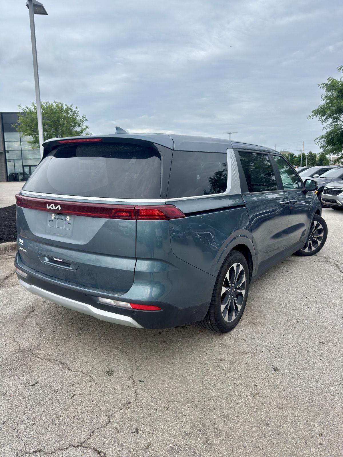 2024 Kia Carnival EX
