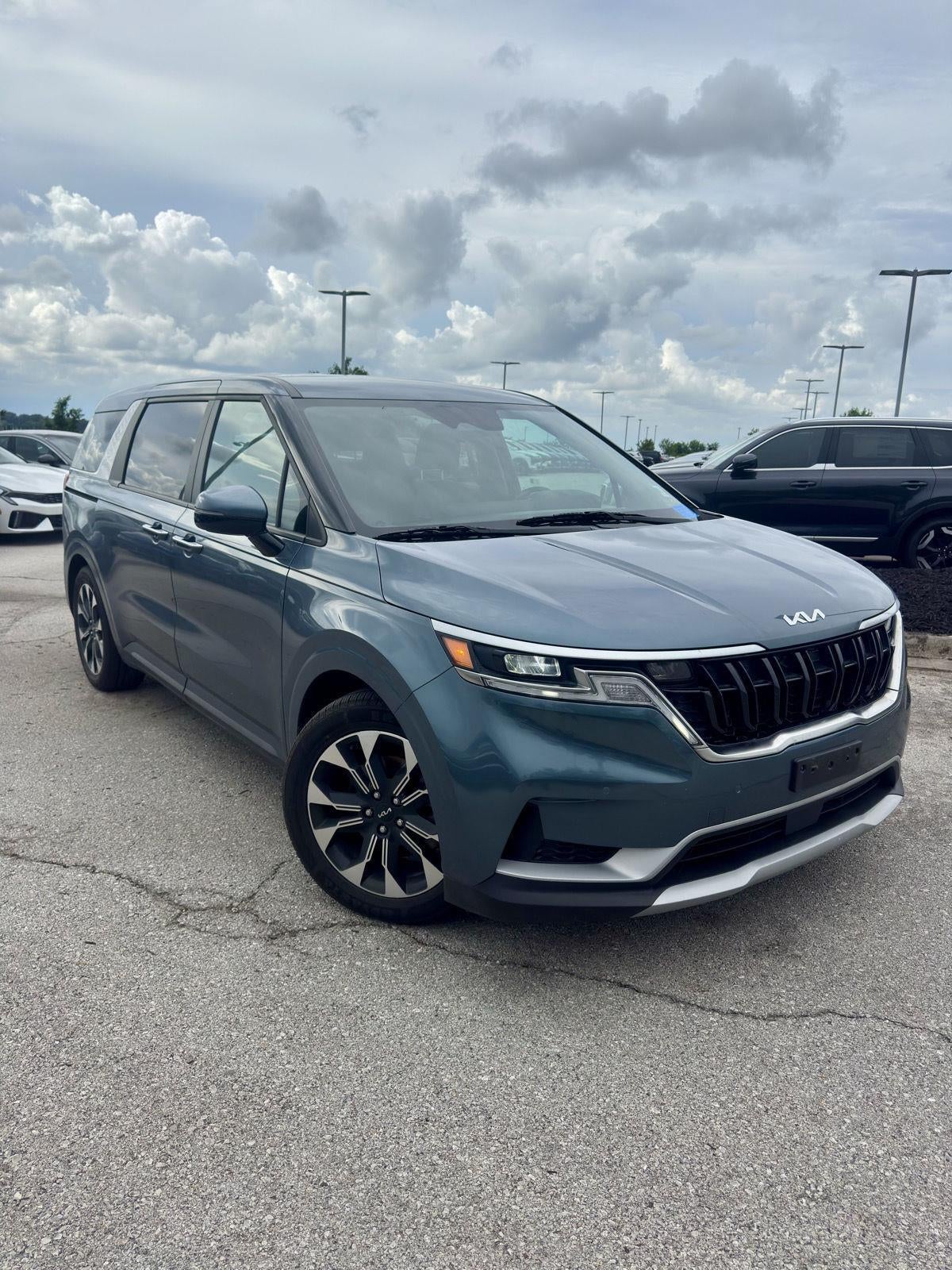 2024 Kia Carnival EX