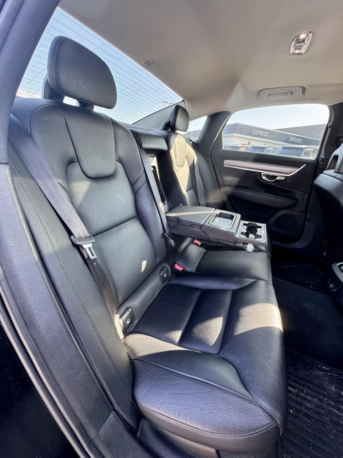 2017 Volvo S90 Momentum