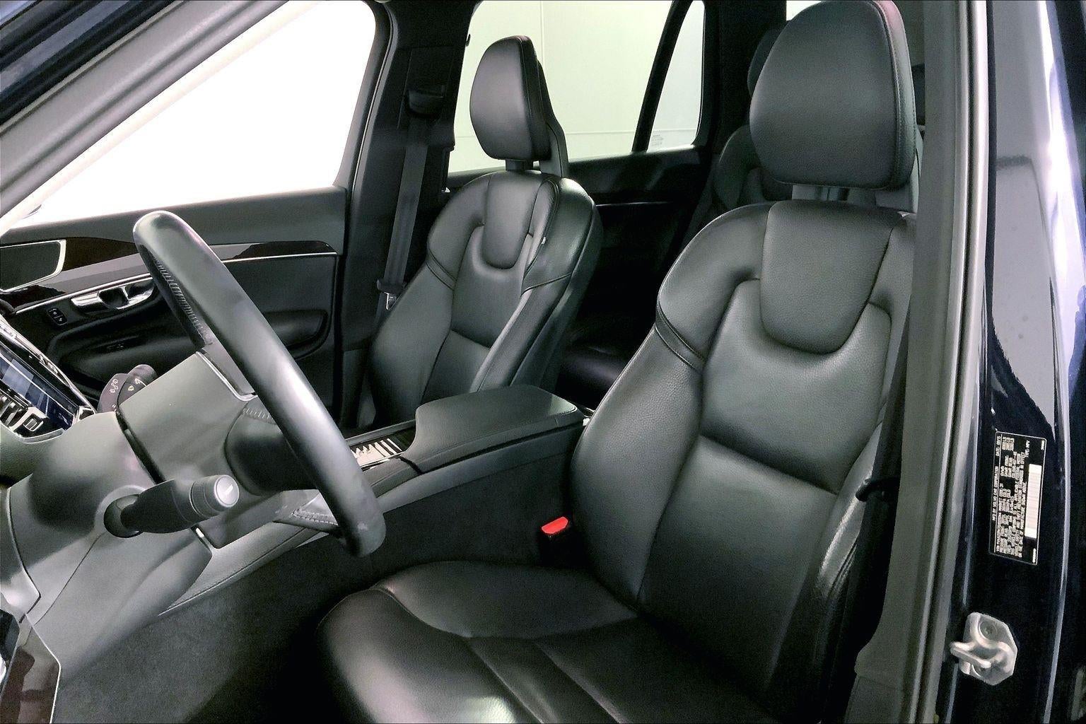 2016 Volvo XC90 T6 Momentum