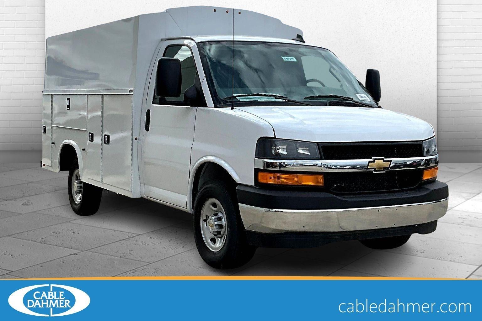2025 Chevrolet Express Cutaway 3500 1WT