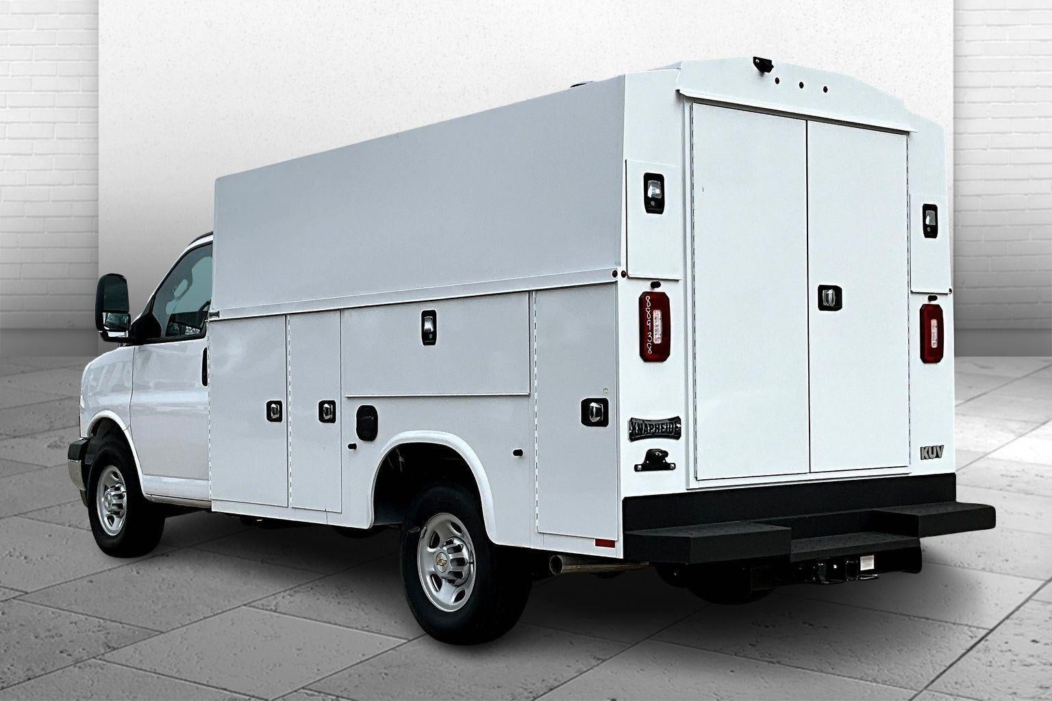 2025 Chevrolet Express Cutaway 3500 1WT