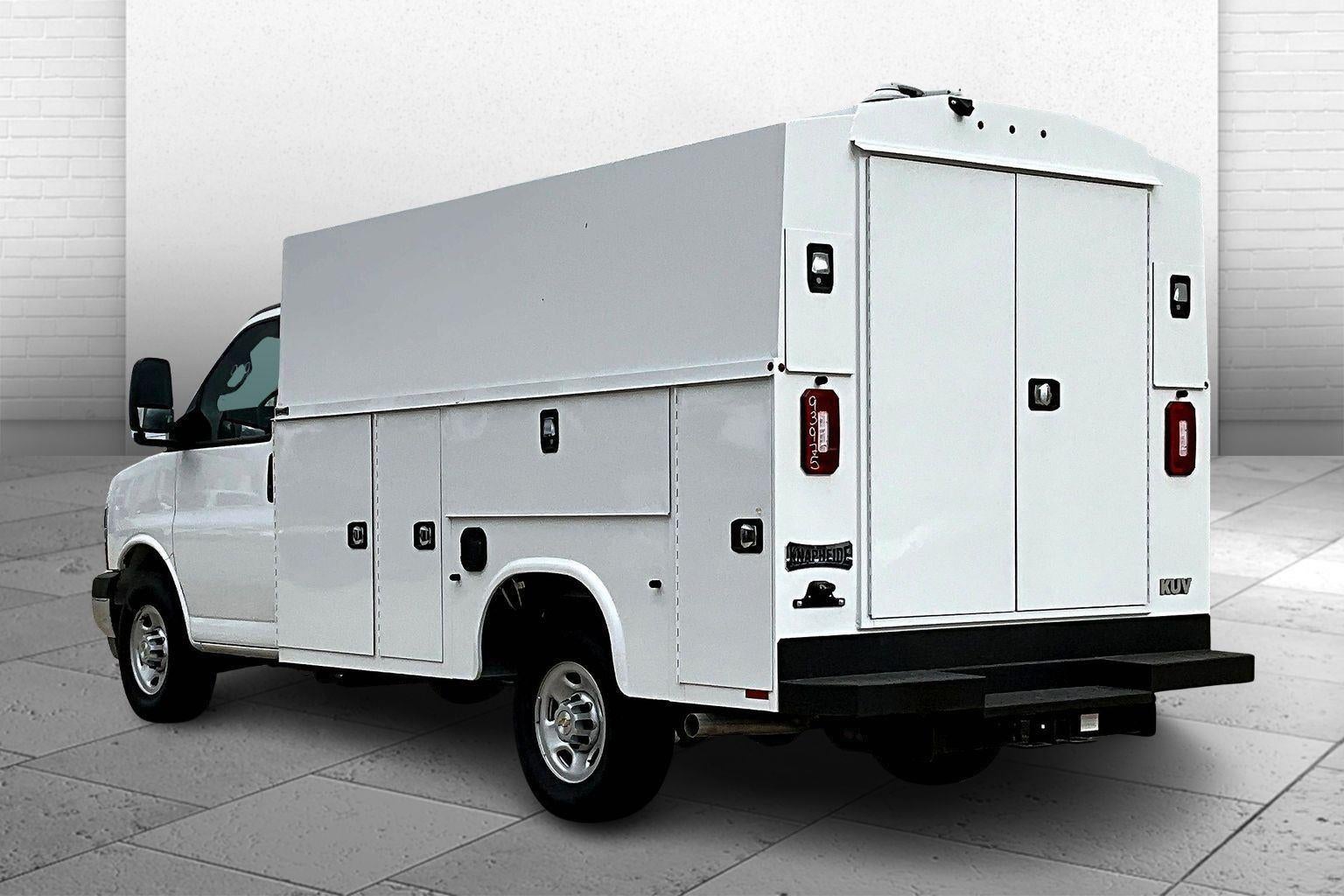 2025 Chevrolet Express Cutaway 3500 1WT