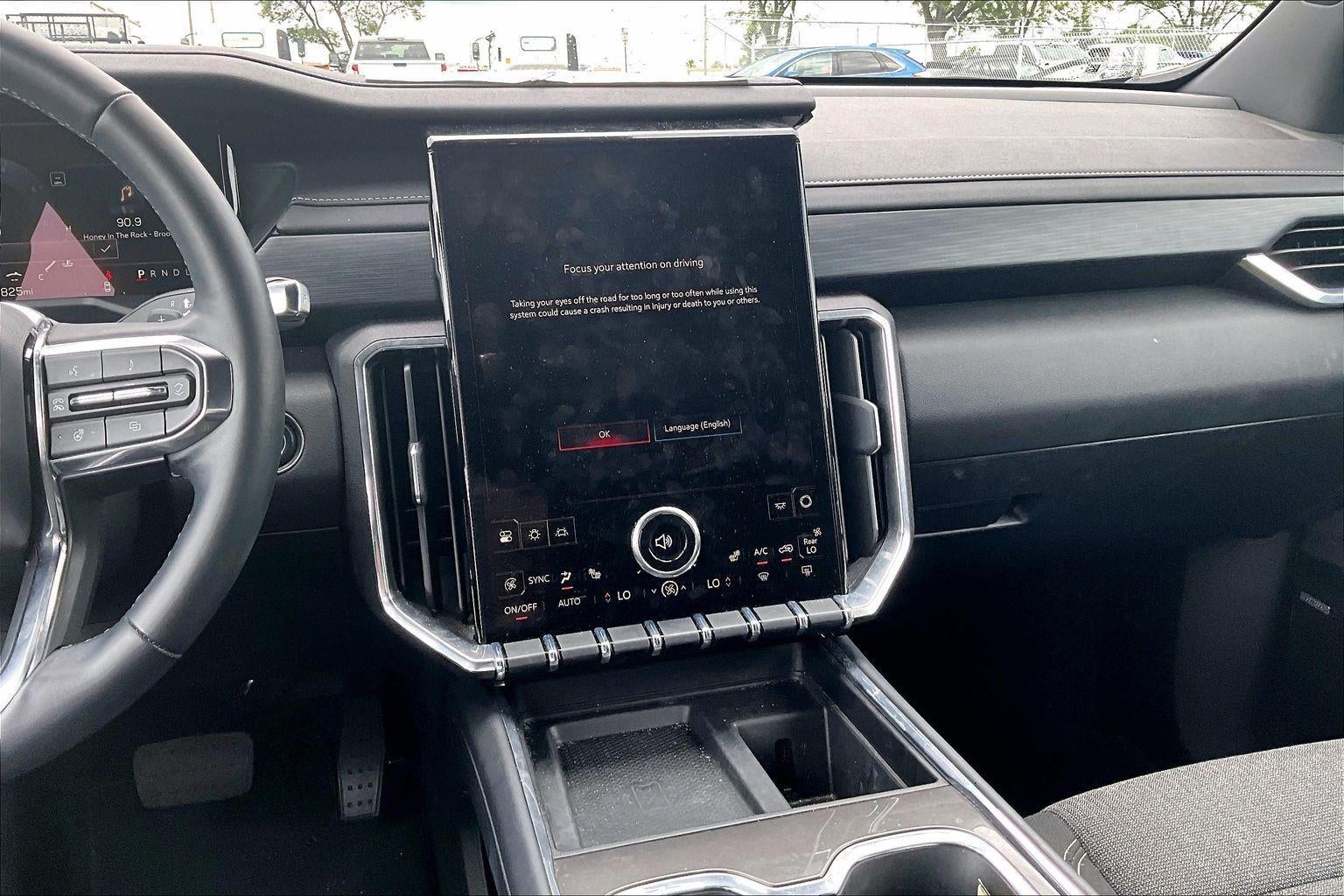 2025 GMC Acadia Elevation
