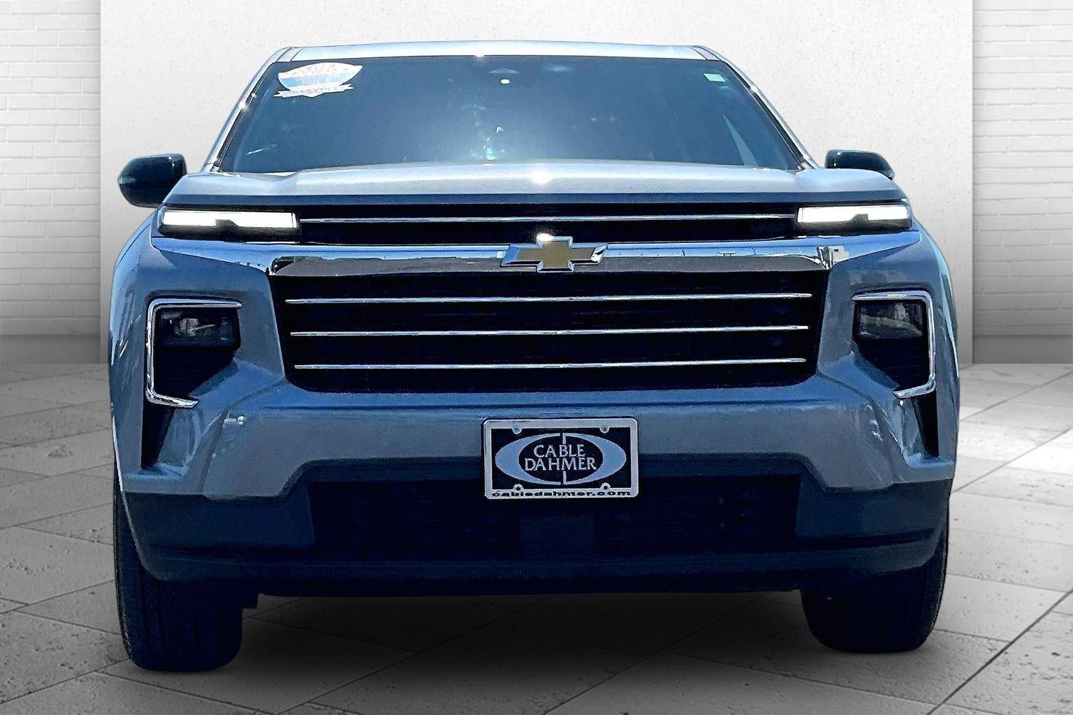 Used 2025 Chevrolet Traverse LT with VIN 1GNEVGRS5SJ266462 for sale in Kansas City