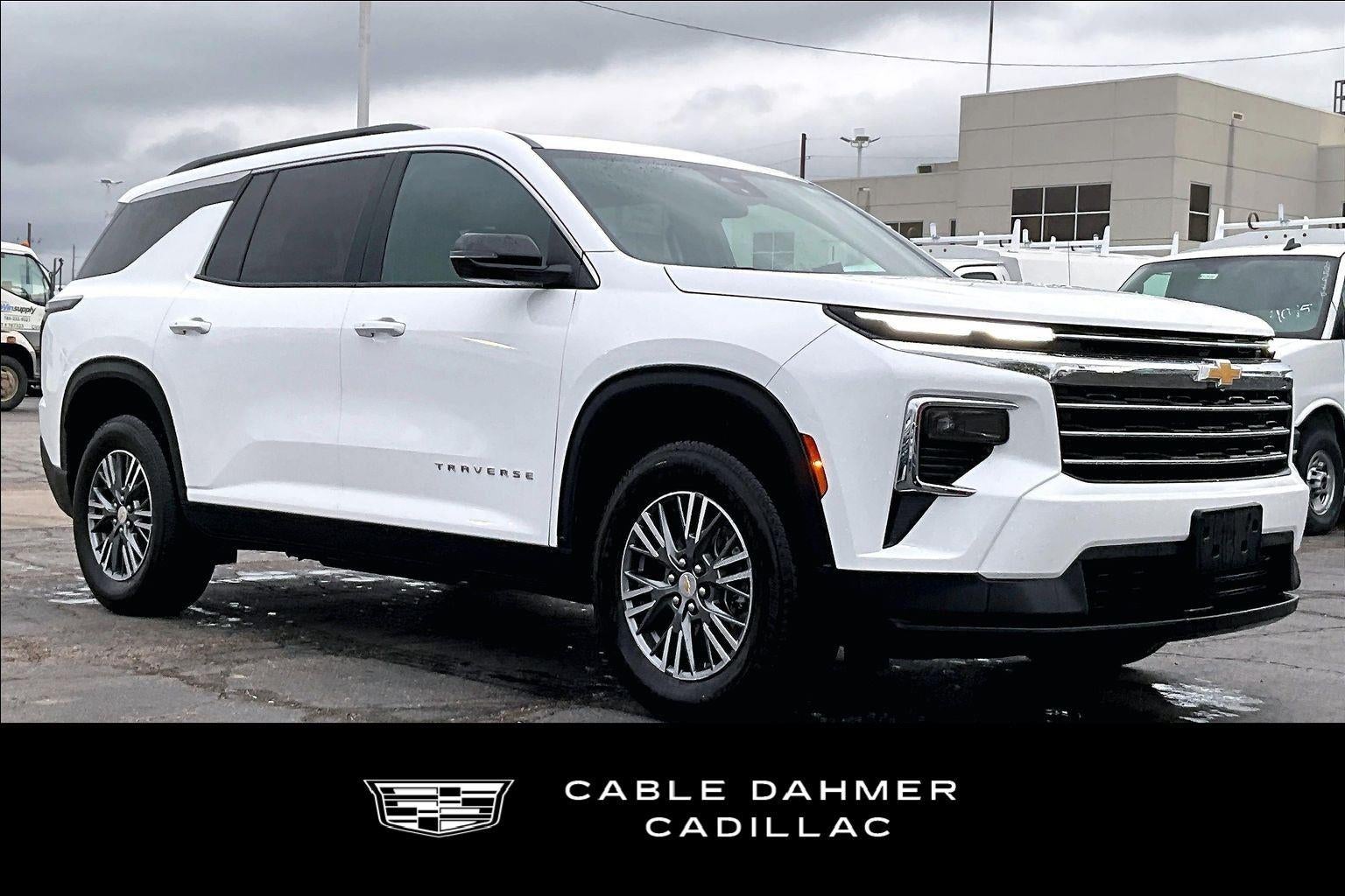 2025 Chevrolet Traverse LT