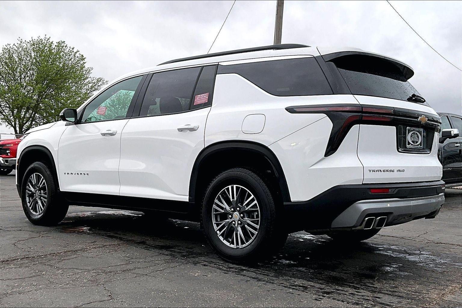 2025 Chevrolet Traverse LT