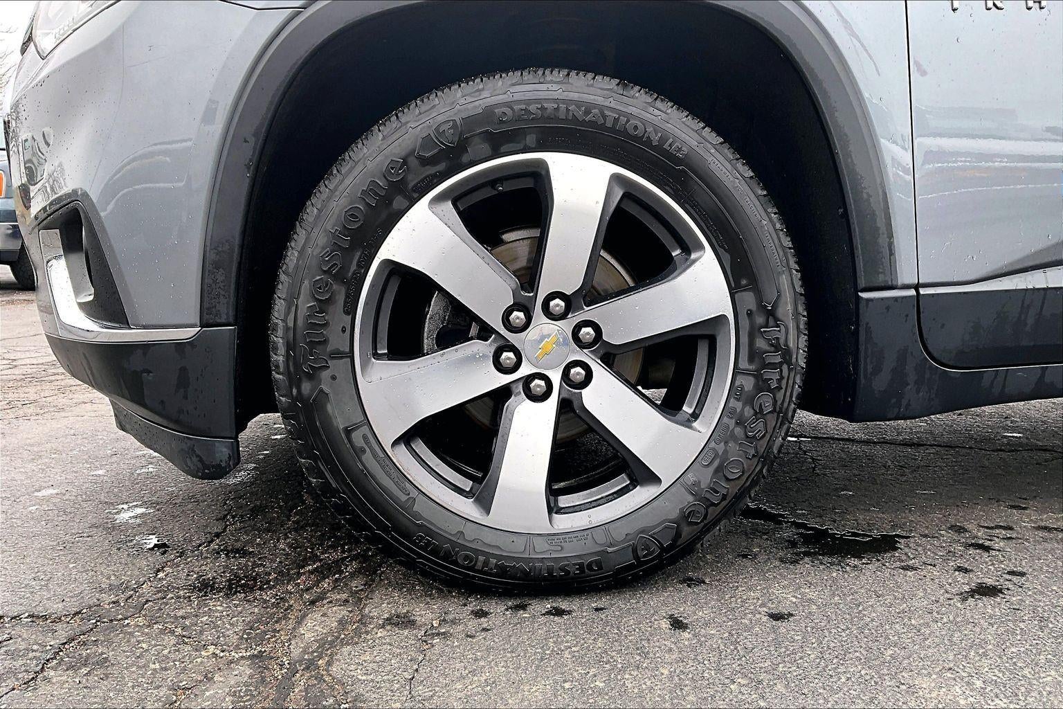 Used 2020 Chevrolet Traverse 3LT with VIN 1GNEVHKW9LJ183735 for sale in Kansas City