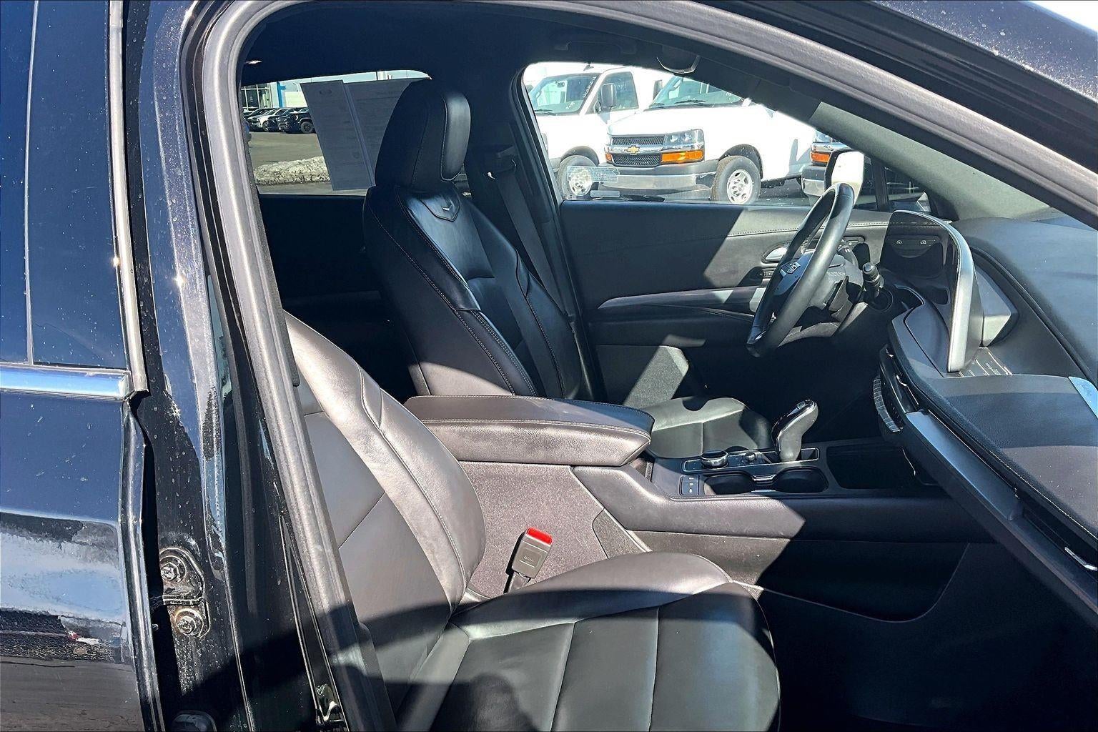 2024 Cadillac XT4 Premium Luxury