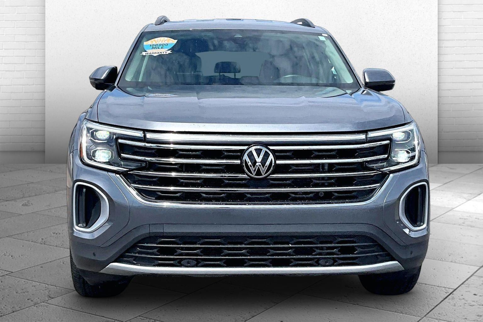 Used 2025 Volkswagen Atlas SE w/Tech with VIN 1V2WR2CA0SC530954 for sale in Kansas City