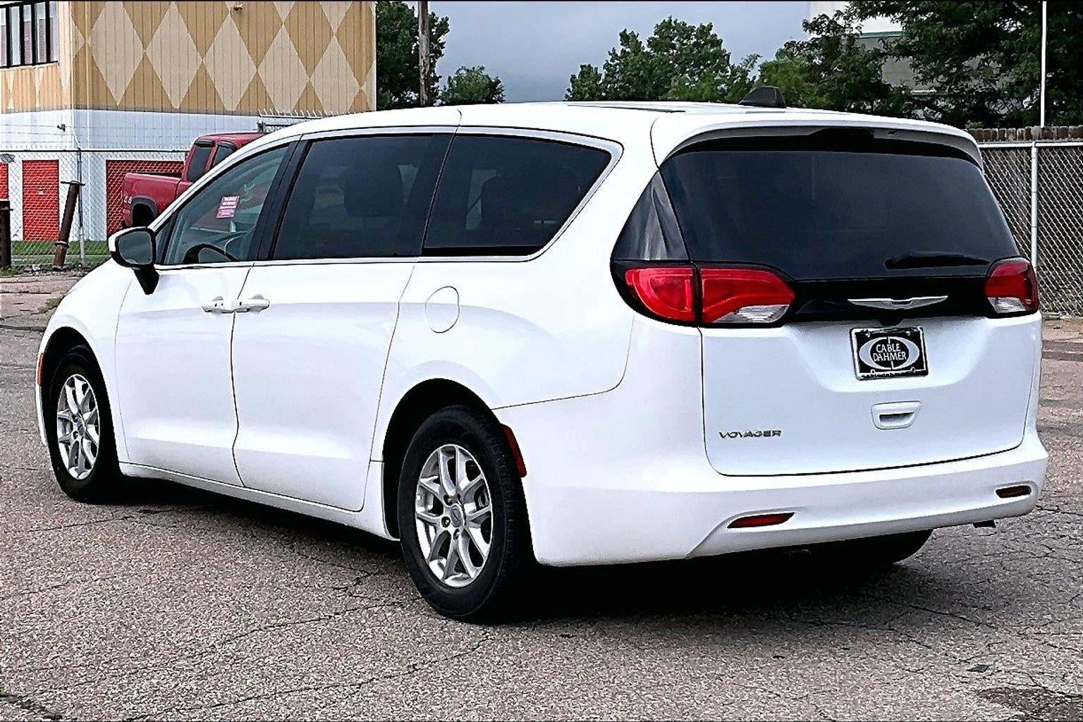 2023 Chrysler Voyager LX