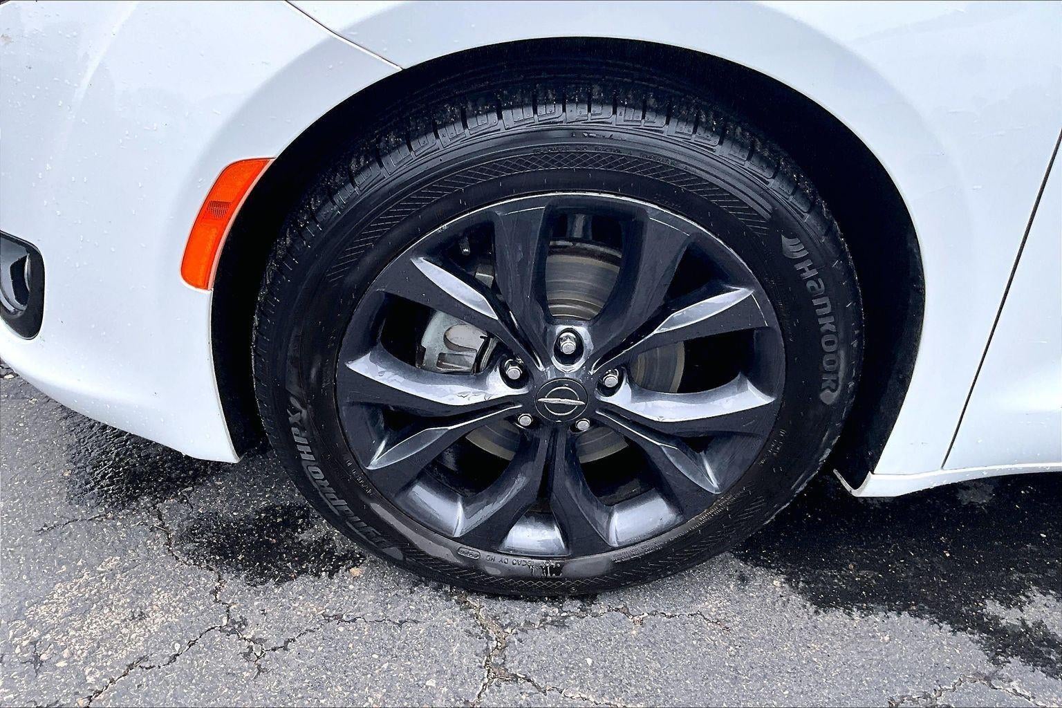 Used 2020 Chrysler Pacifica Touring L Plus with VIN 2C4RC1EG8LR117345 for sale in Kansas City