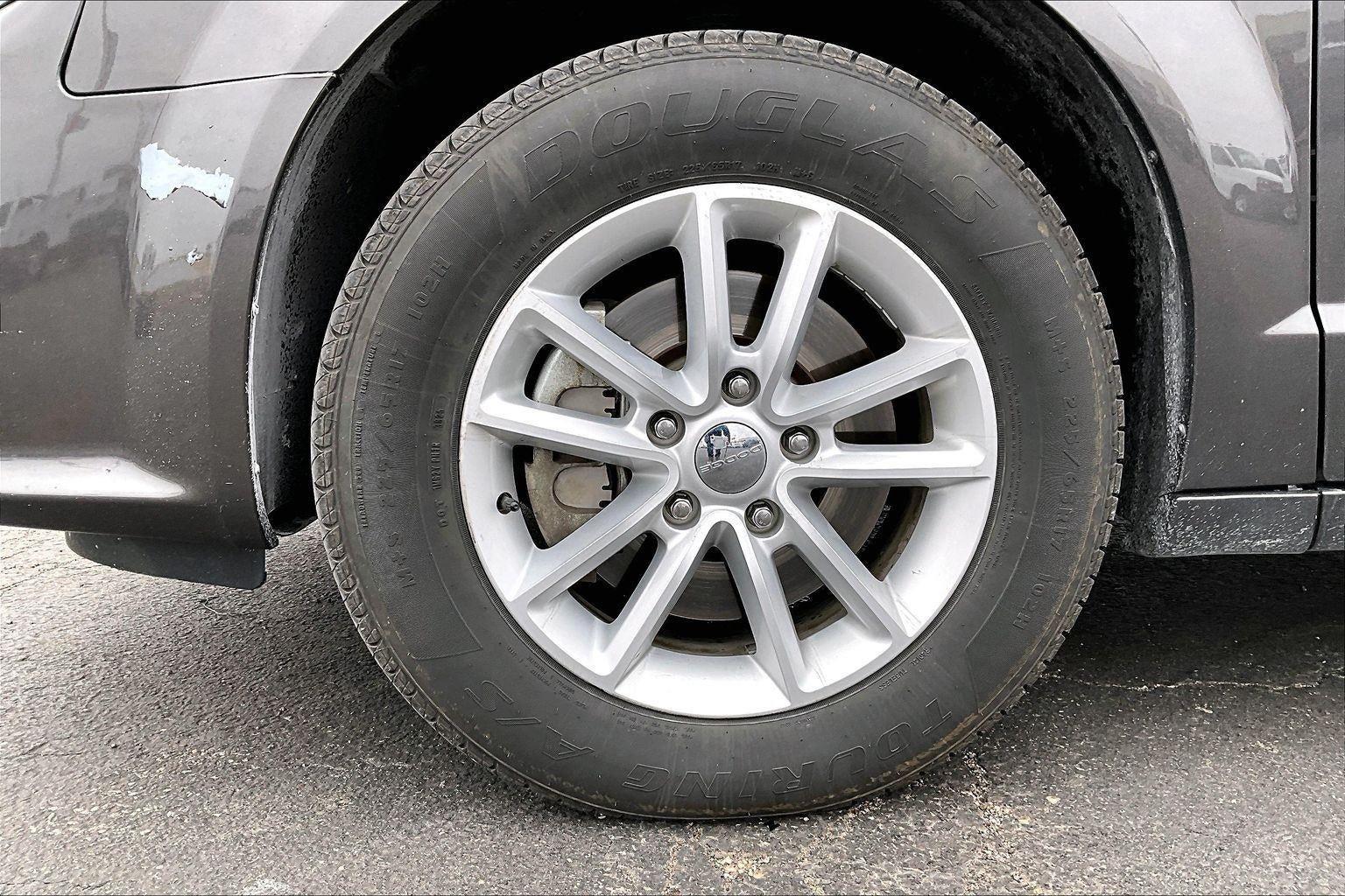 Used 2019 Dodge Grand Caravan SXT with VIN 2C4RDGCG9KR771823 for sale in Kansas City