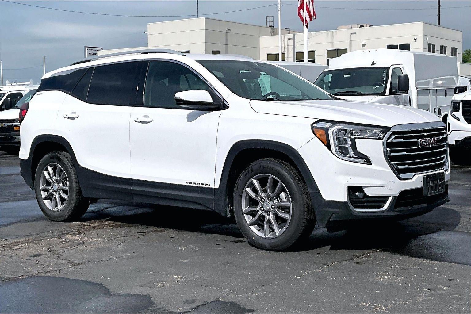 2024 GMC Terrain SLT AWD's photo