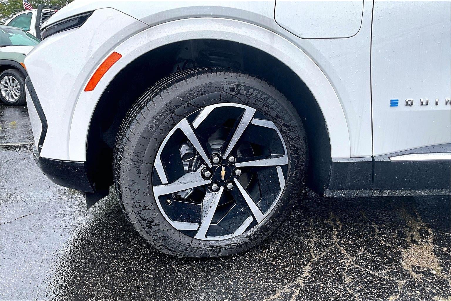 Used 2025 Chevrolet Equinox EV 1LT with VIN 3GN7DNRP6SS205387 for sale in Topeka, KS