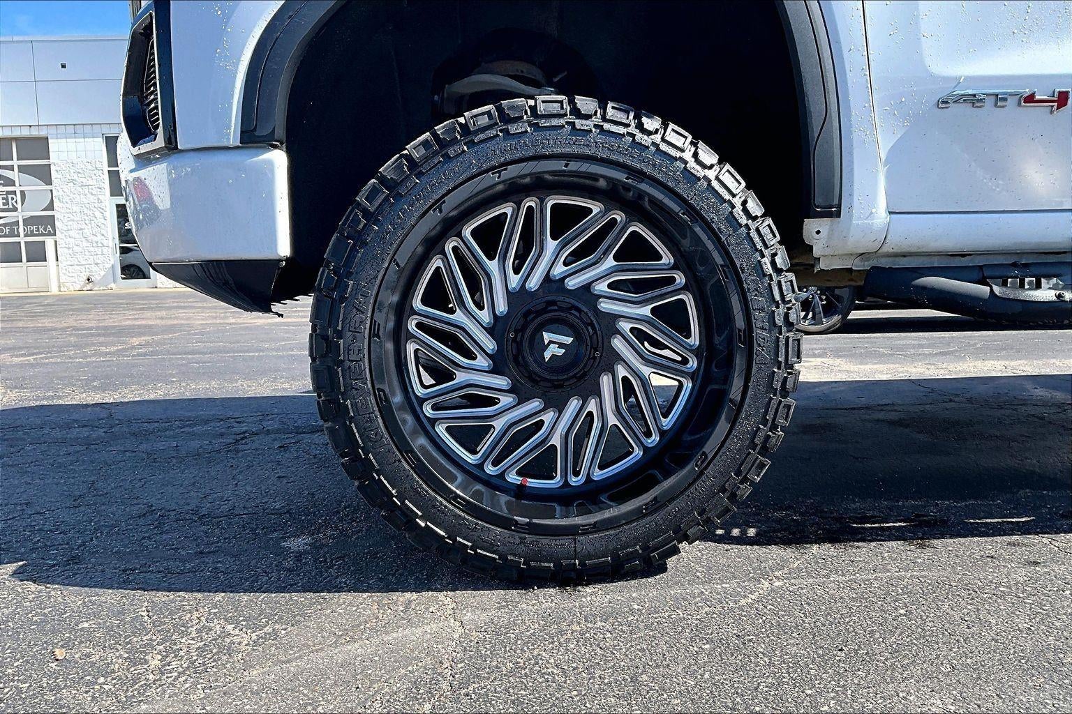 Used 2021 GMC Sierra 1500 AT4 with VIN 3GTP9EEDXMG273901 for sale in Kansas City
