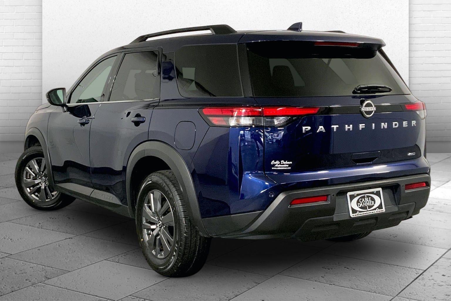 2025 Nissan Pathfinder SV