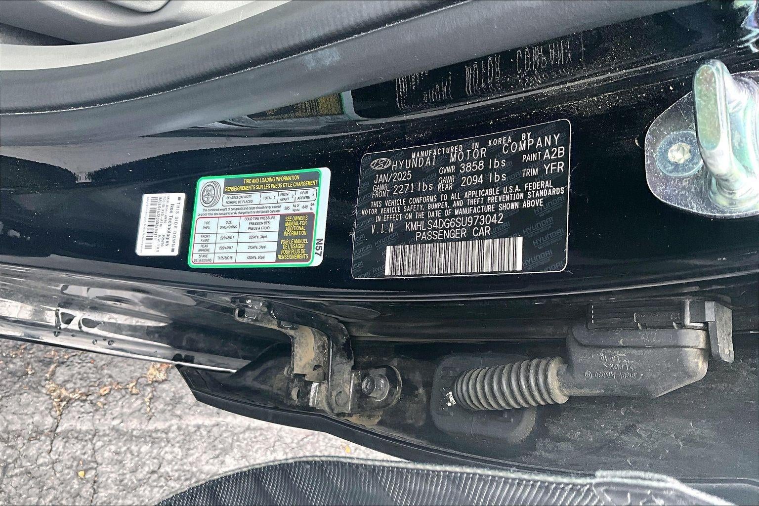 2025 Hyundai Elantra SEL Convenience