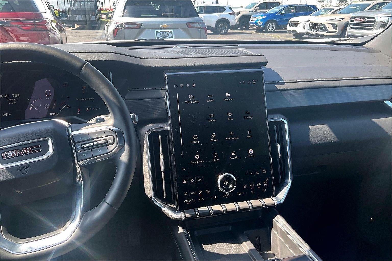 2025 GMC Acadia Elevation